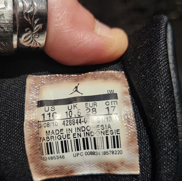 Jordan high top shoes - Picture 2 of 9